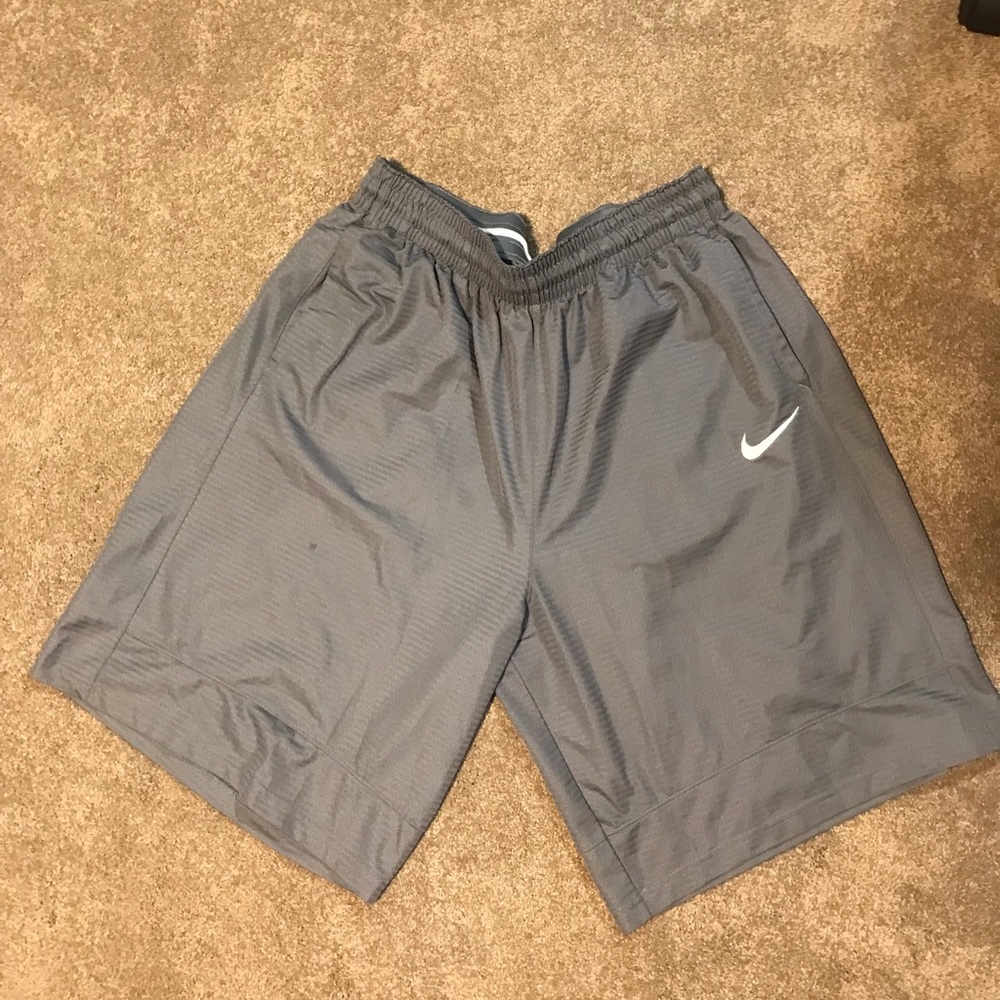 Men’s gray Nike shorts